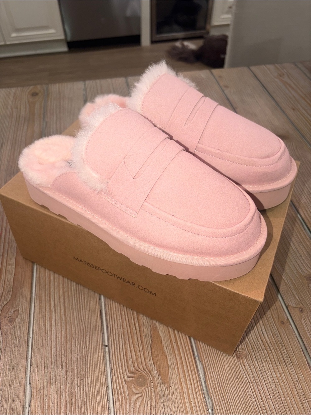 Beach by Matisse Light Pink Faux-Fur Backless Loafers Size 7